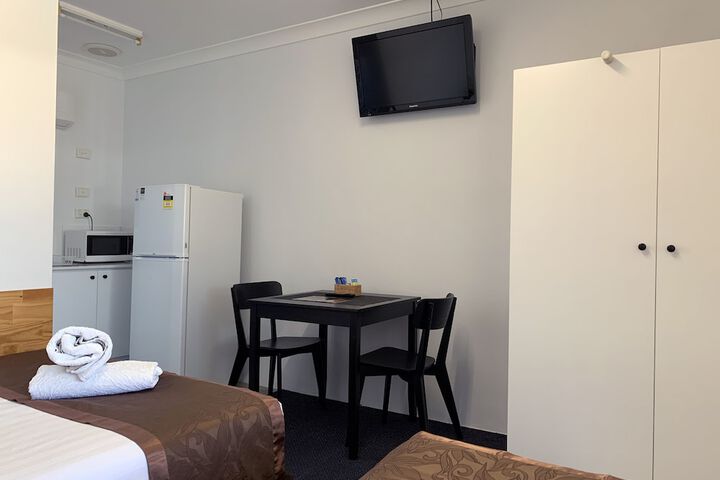 Room 15 of 32