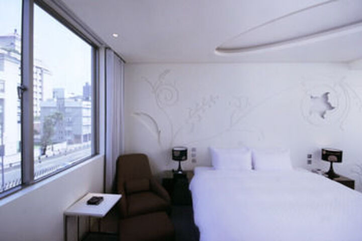Room 30 of 49