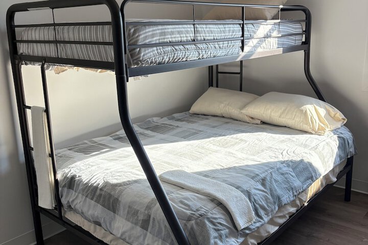 Room 6 of 15