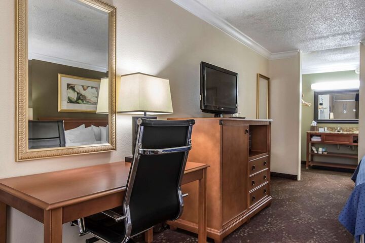Room 12 of 41
