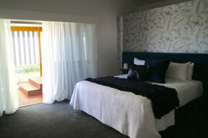 Room 7 of 16