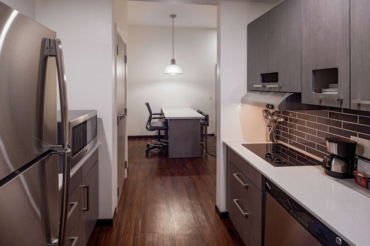 Hyatt House New Orleans / Downtown