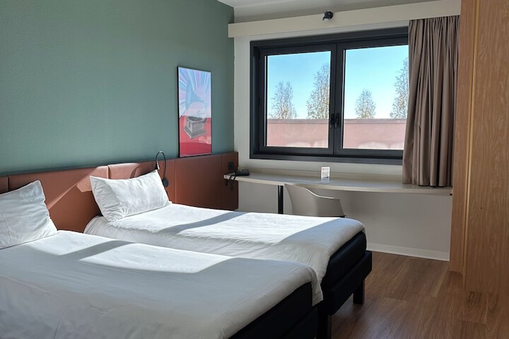 Room 48 of 85