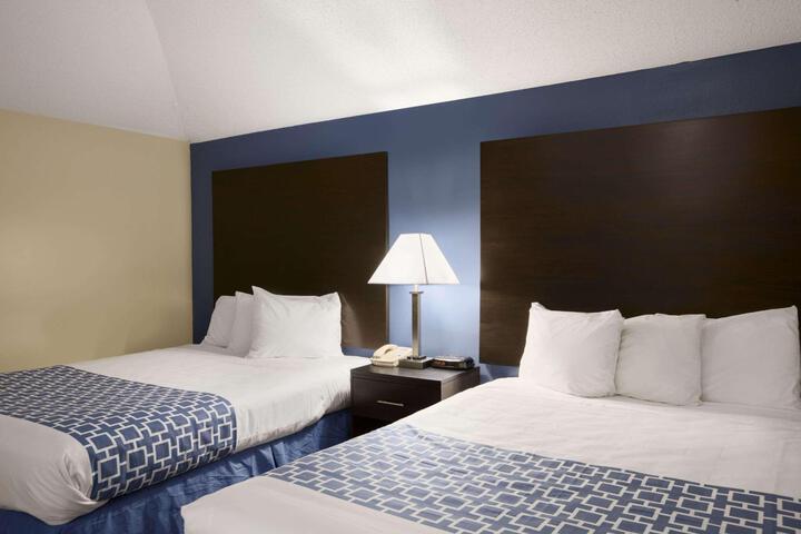 1 King Bed (8 of 8)