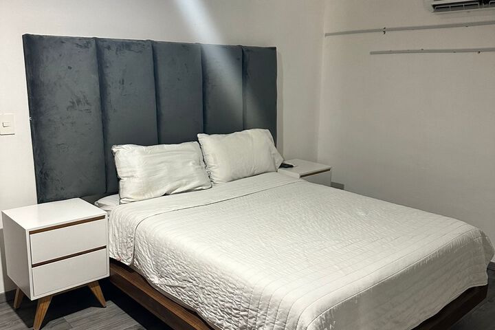 Room 10 of 11