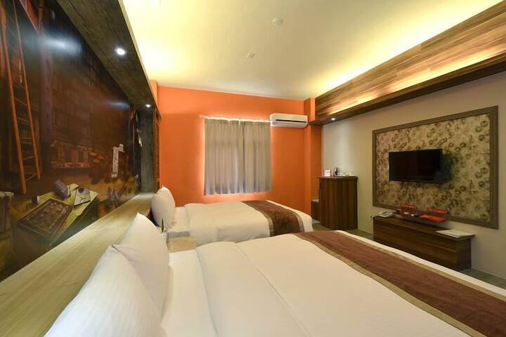Room 3 of 8