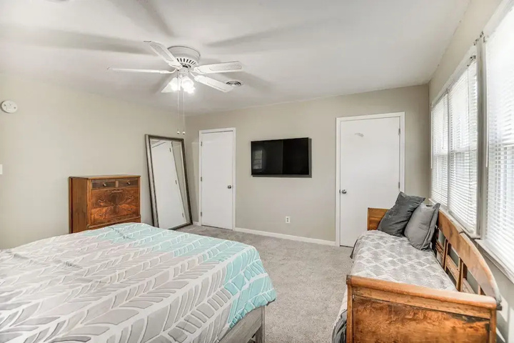 Exterior of Pet-friendly Virginia Beach Abode w / Deck & Grill!