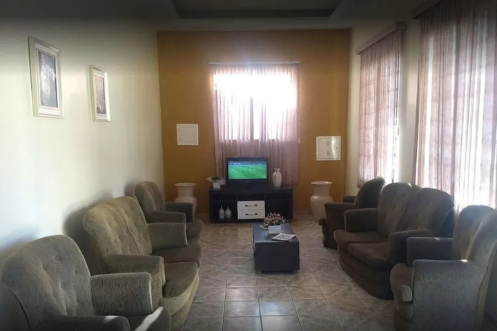 Room 4 of 7