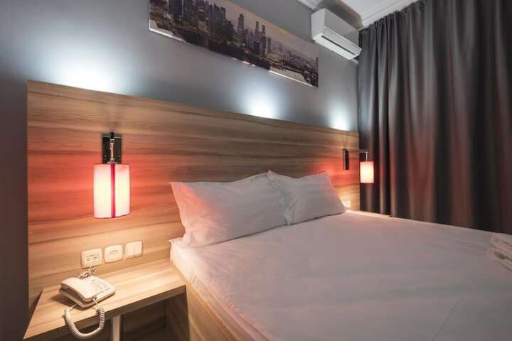 Room 13 of 25