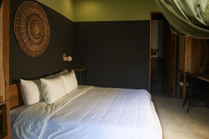Room 3 of 33