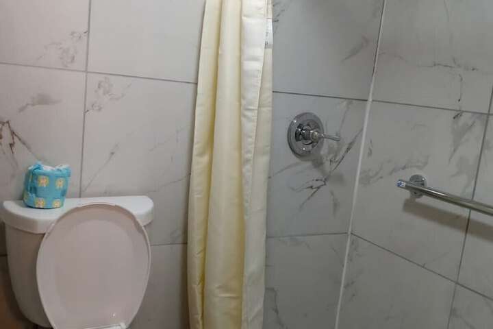 Room 7 of 13