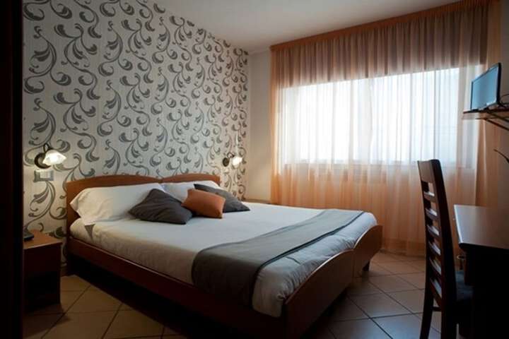 Room 4 of 45