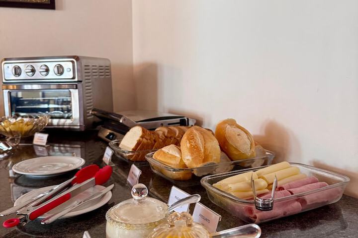 Breakfast/Coffee Service 28 of 33