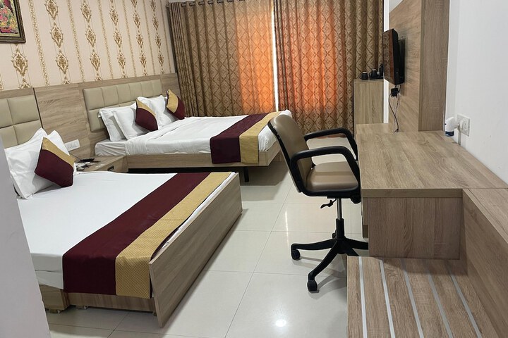 Room 10 of 24