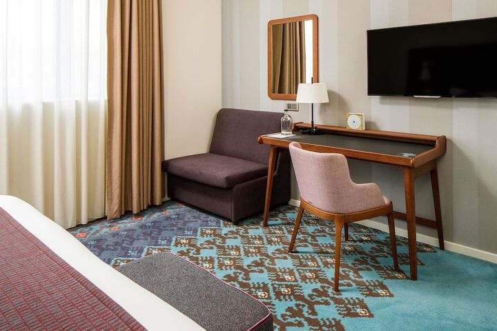 Room 34 of 103