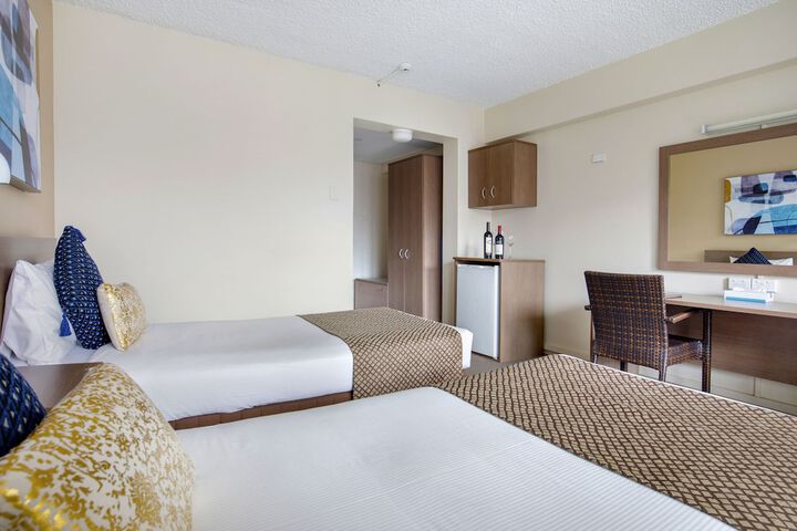 Room 15 of 38