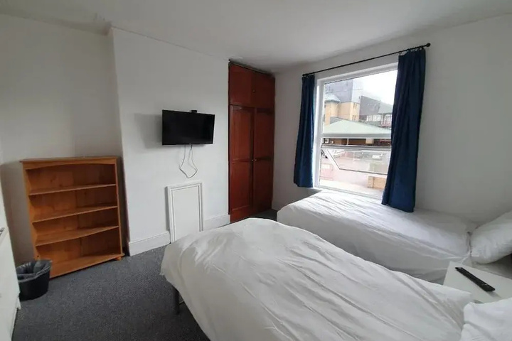 Room 13 of 15