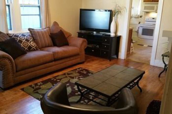 Photo of Lovely 1 King Bed- Walk Downtown Pet Ok
