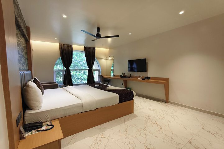 Room 18 of 90