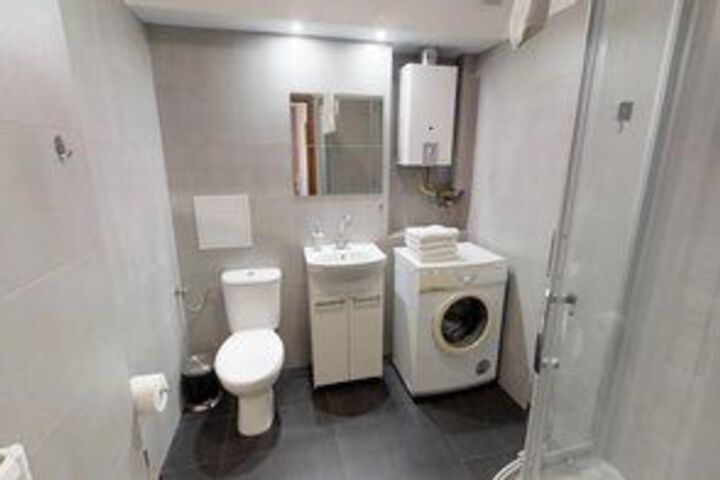 Room 2 of 11