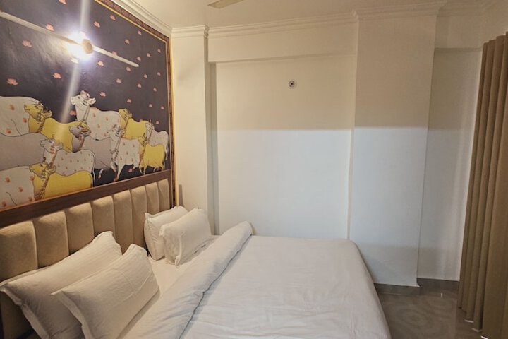 Room 4 of 22