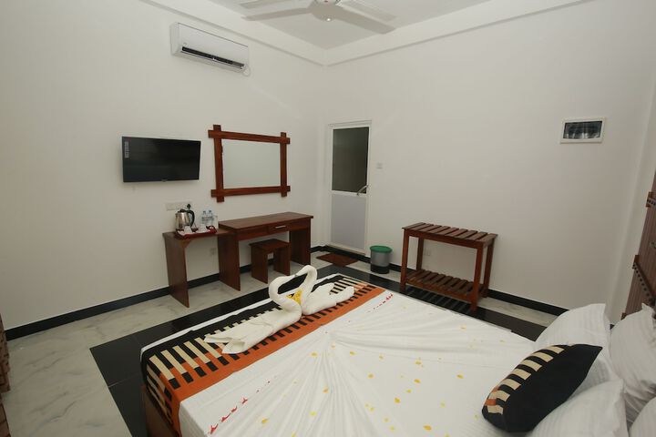 Room 13 of 48