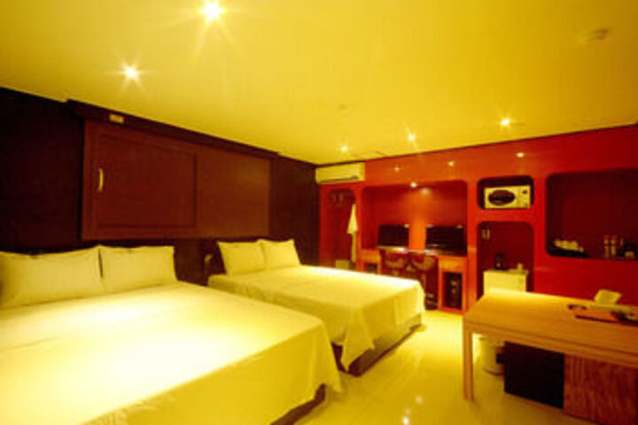 Room 50 of 78