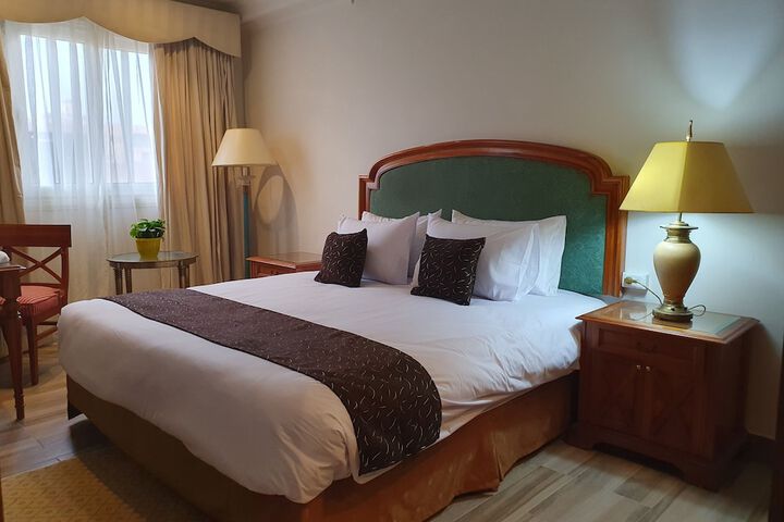 Room 17 of 34