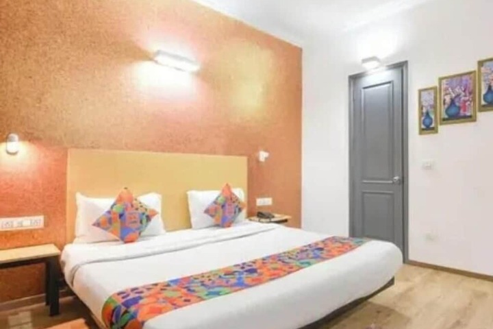 Room 16 of 27