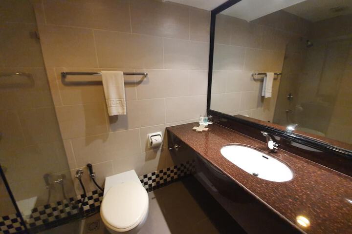 Room 18 of 65