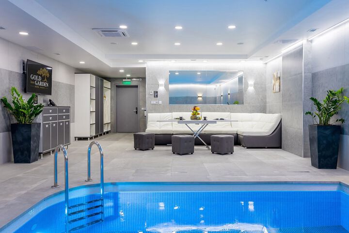 Pool 44 of 62