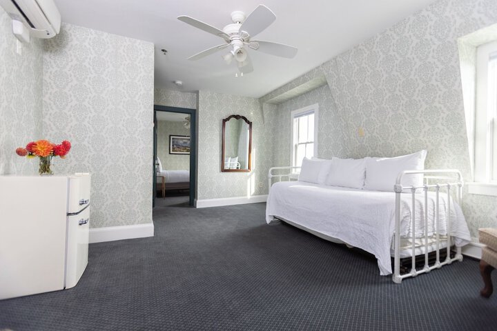 Room 16 of 41