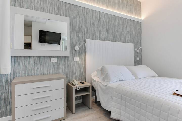 Room 13 of 80