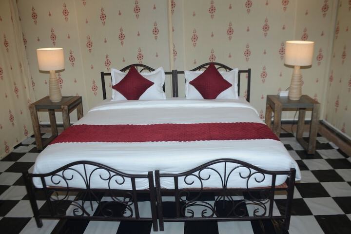 Room 2 of 8