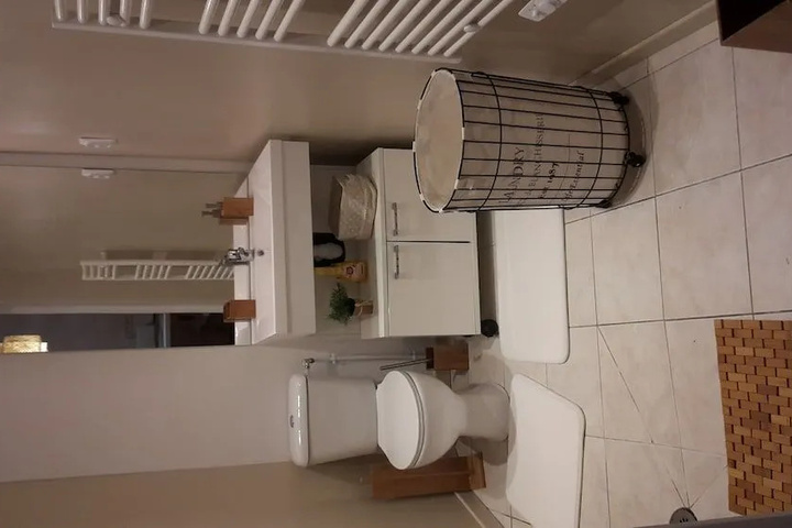 Room 7 of 16