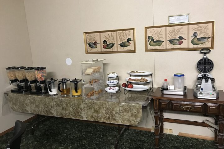 Breakfast/Coffee Service 23 of 31