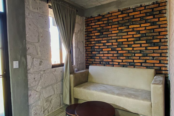Room 4 of 69
