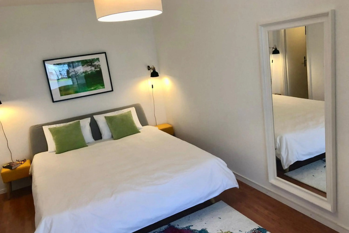 Room 5 of 11