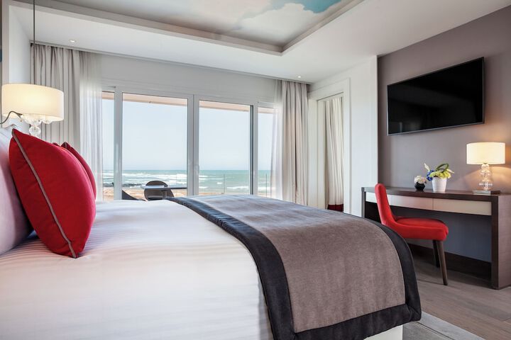 Room 26 of 173