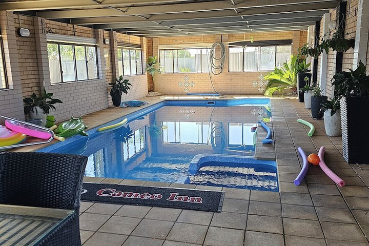 Pool 25 of 36