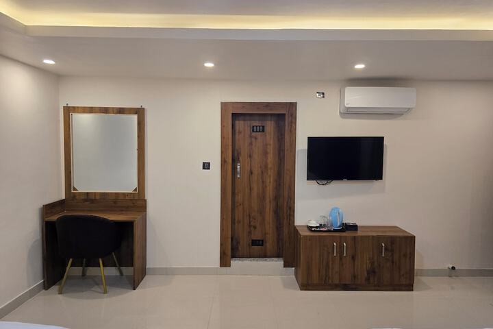Room 11 of 19