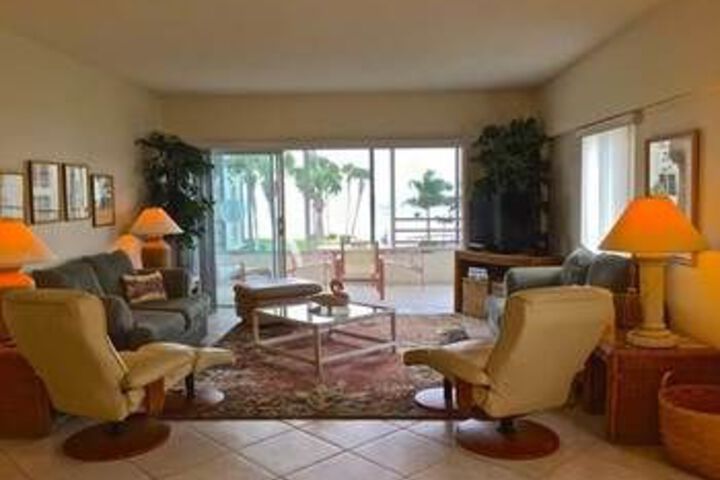 Photo of Island House Beach Resort 11S by RedAwning