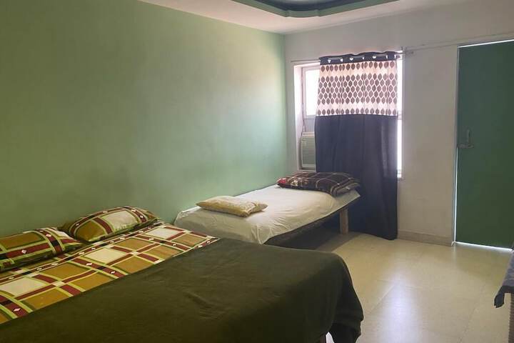 Room 6 of 31