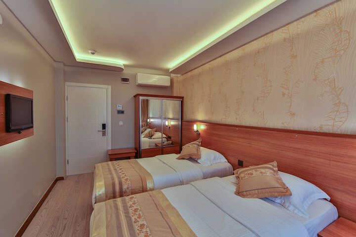 Room 18 of 43
