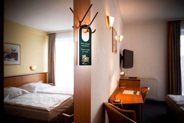 Room 14 of 32