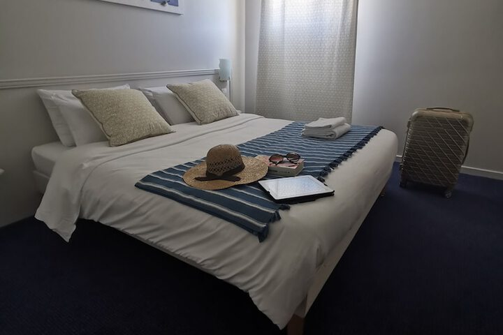 Room 6 of 34