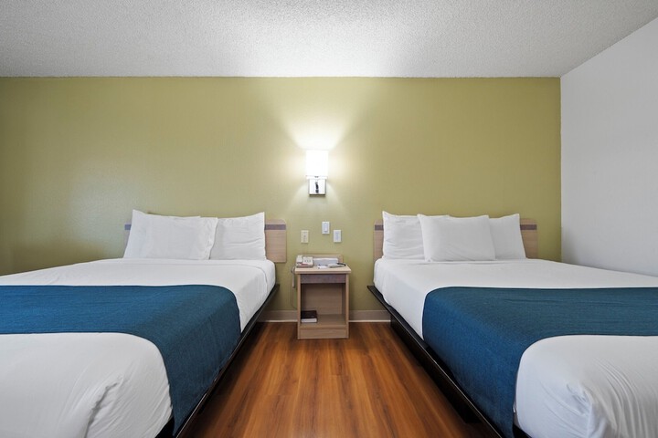 Room 33 of 154