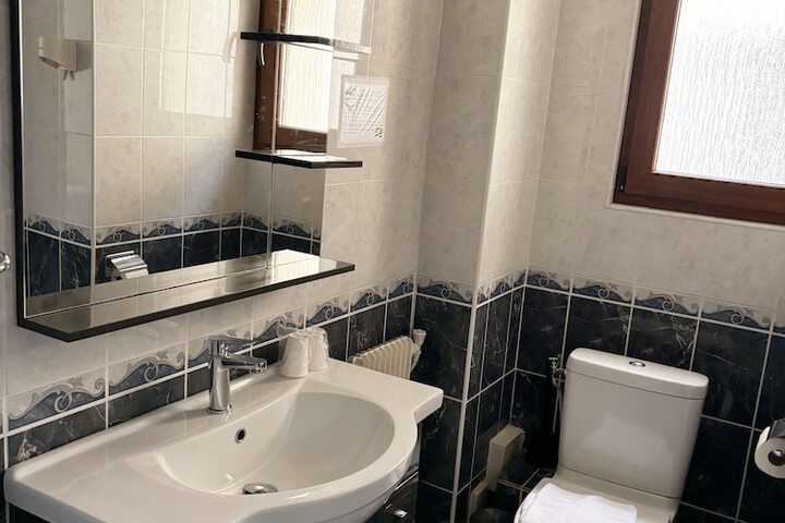 Room 30 of 47