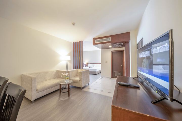 Room 10 of 50