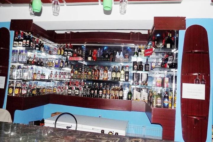 Lounge 44 of 58